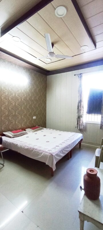 Bedroom in 1 RK Apartment at Sector 125 – for Rent