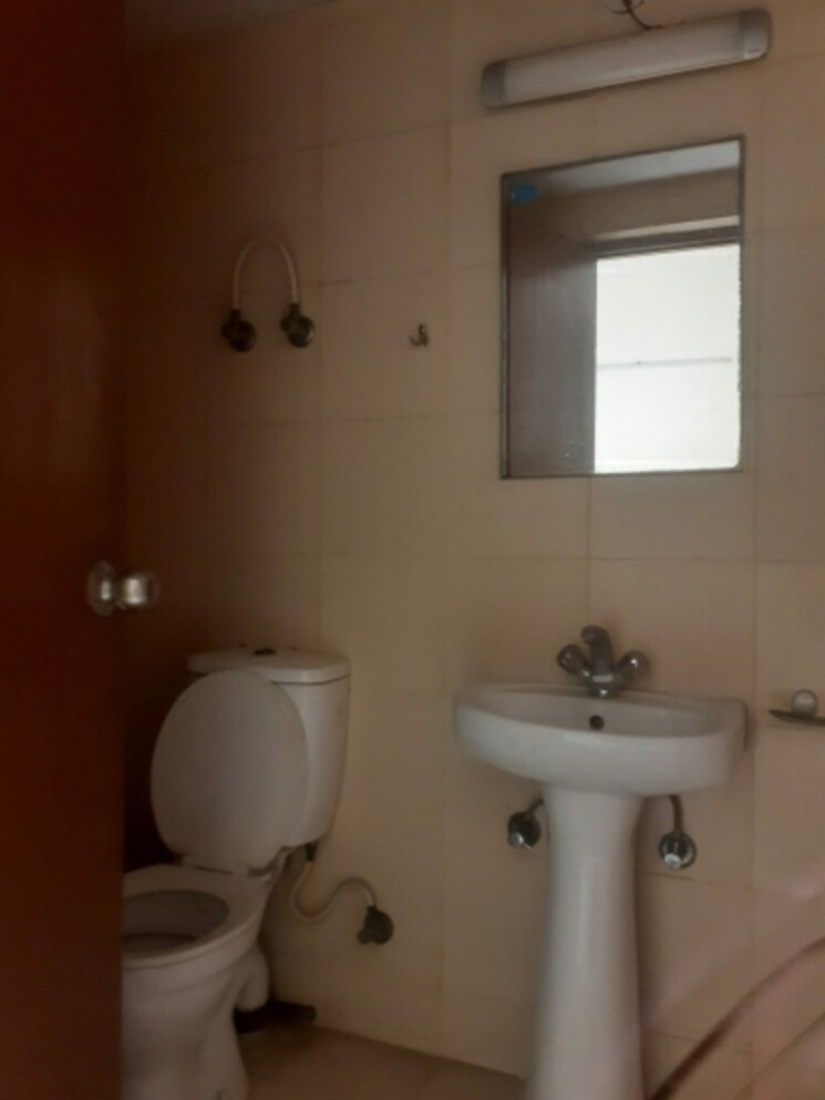 Bathroom, sector 16c greater noida 3 Bedroom 1370 Sq.Ft. Apartment In Sector 16c Greater Noida Greater Noida 8046523