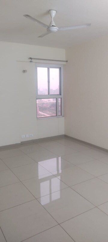 Room in 2 BHK Apartment at Wave Dream Homes, Wave City – for Sale