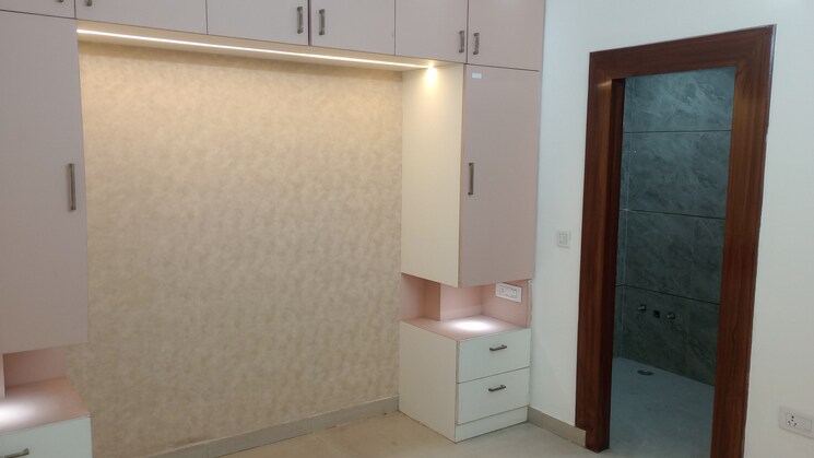 Room, gyan khand 3 Bedroom 95 Sq.Mt. Builder Floor In Gyan Khand Ghaziabad 8046320