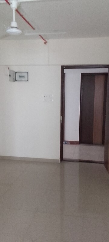 Room in 1.5 BHK Apartment at Panom Park, Vile Parle East – for Sale
