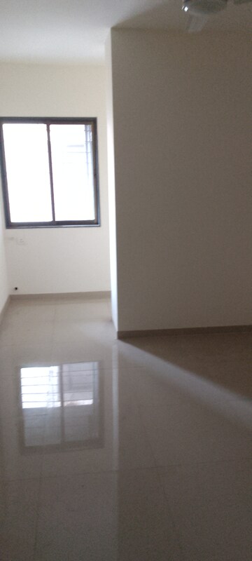 Furnished Amenities in 1.5 BHK Apartment at Panom Park, Vile Parle East – for Sale