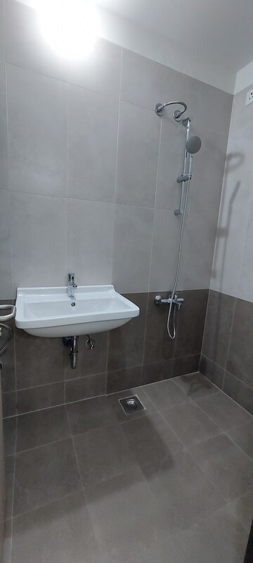 Bathroom in 2.5 BHK Apartment at Nanded Kalashree, State Bank Nagar – for Rent