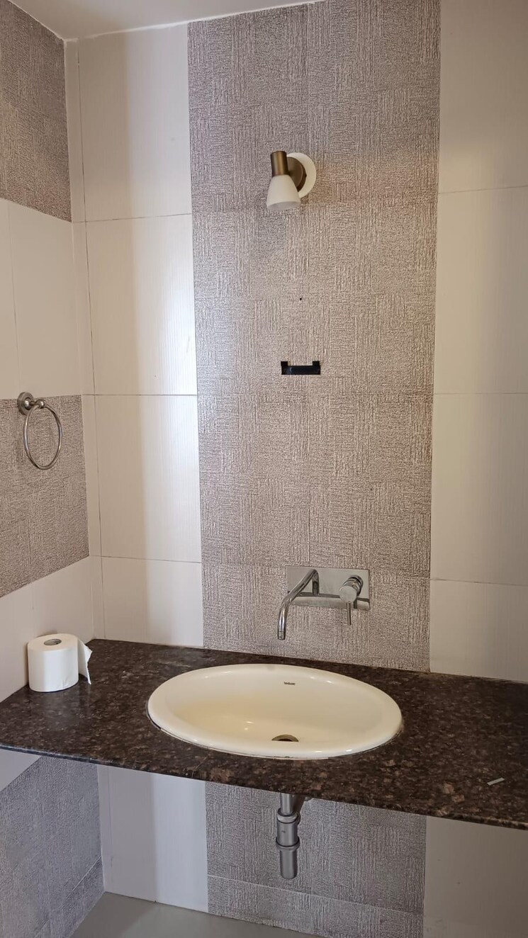 Bathroom, vanshaj-kiona 3 Bedroom 1574 Sq.Ft. Apartment In Balewadi Pune 8046406