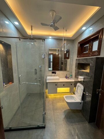Bathroom in 3 BHK Builder Floor at Sector 40 – for Rent