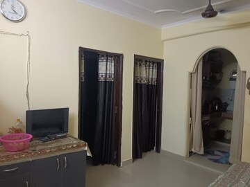 Bedroom in 2 BHK Builder Floor at Manglapuri – for Sale