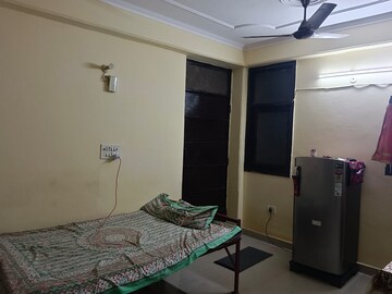 Bedroom in 2 BHK Builder Floor at Manglapuri – for Sale