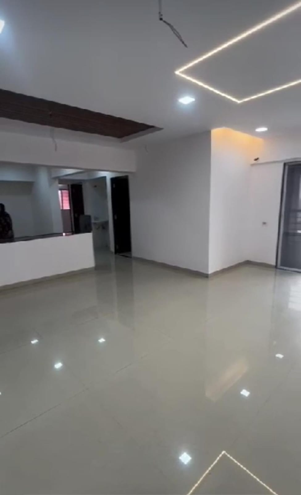 2 BHK Apartment For Sale in Sheth Avalon