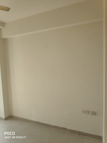Room in 2 BHK Apartment at Paras Tierea, Sector 137 – for Sale