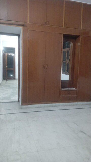 Room in 3 BHK Builder Floor at Ardee City, Sector 52 – for Rent