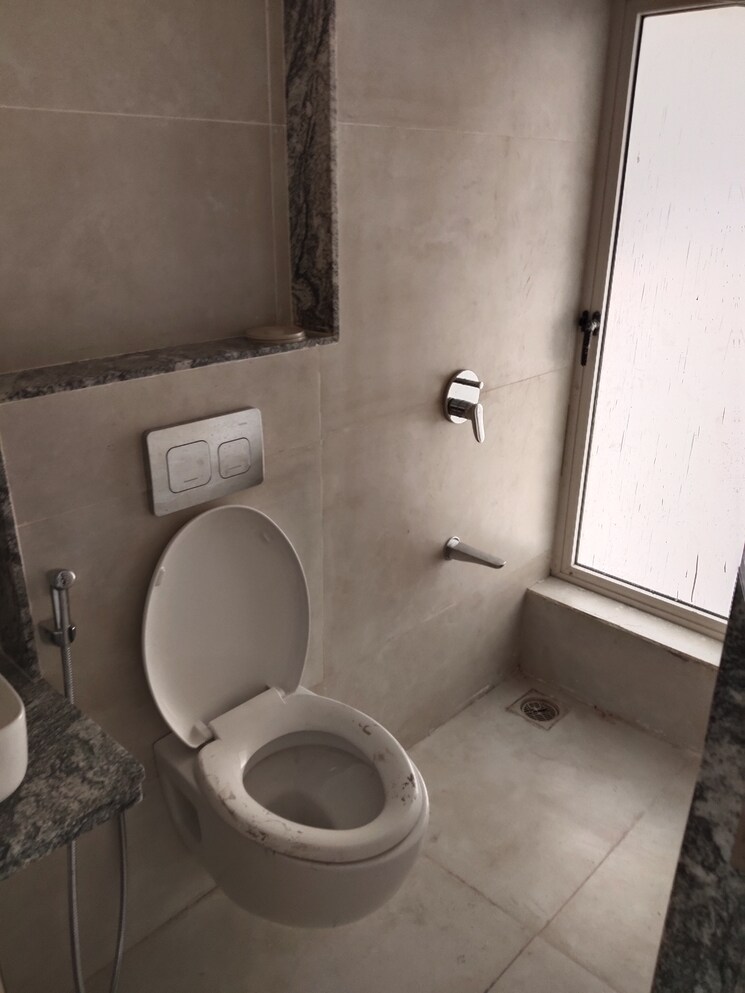 Bathroom, bharat-arize 2.5 Bedroom 685 Sq.Ft. Apartment In Goregaon West Mumbai 8046667