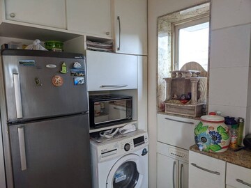 Furnished Amenities in 1 BHK Apartment at Bandra West – for Rent