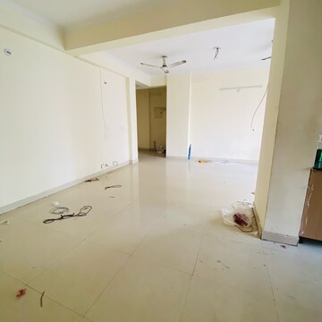 Room in 3 BHK Apartment at Maxblis White House, Sector 75 – for Rent