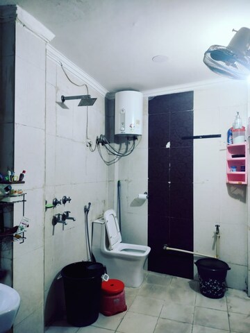 Master Bedroom in 3 BHK Builder Floor at Paryavaran Complex – for Rent