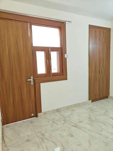 Room in 2 BHK Builder Floor at Saket – for Rent