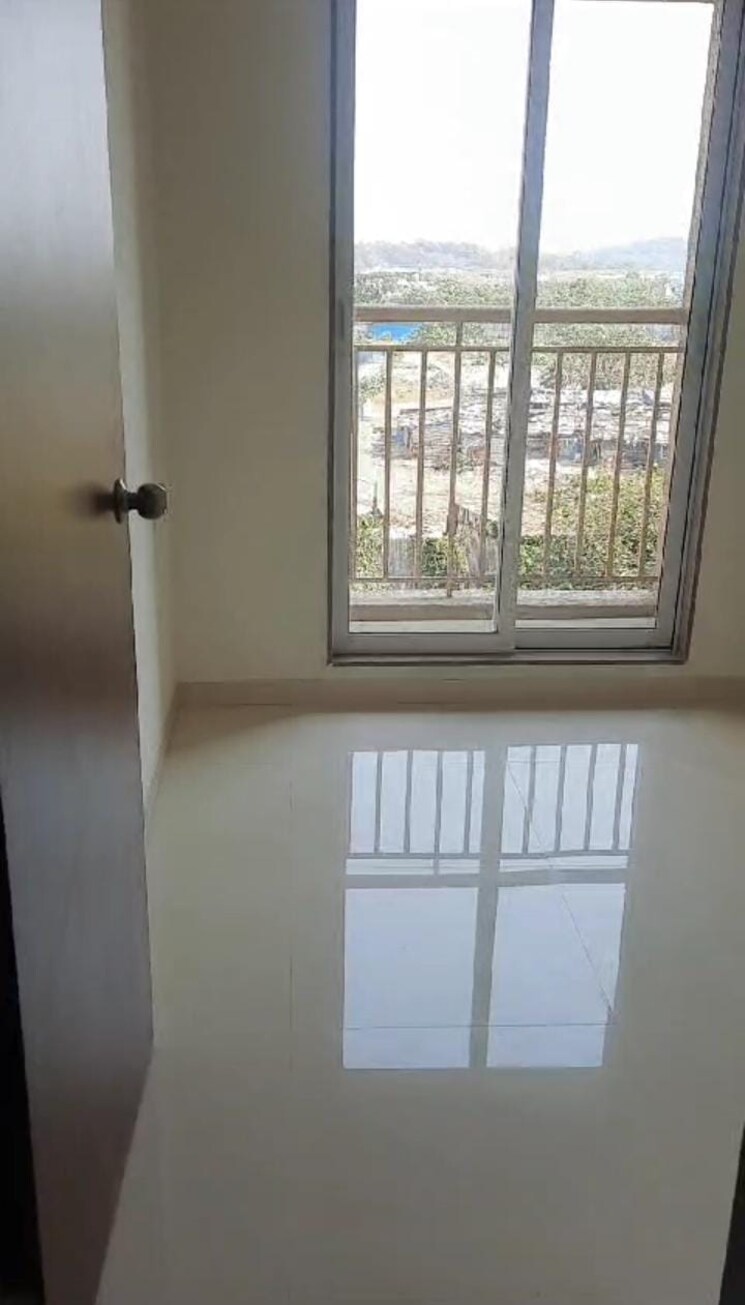 Room, metropolis-aquaris-phase-1 1.5 Bedroom 570 Sq.Ft. Apartment In Kasarvadavali Thane 8046817