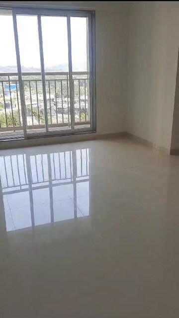 Room in 1.5 BHK Apartment at Metropolis Aquaris Phase 1, Kasarvadavali – for Sale