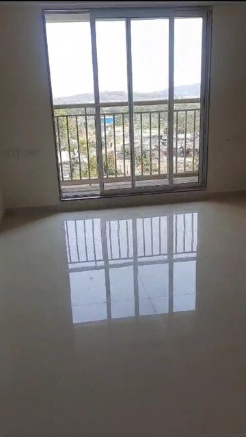 Room in 1.5 BHK Apartment at Metropolis Aquaris Phase 1, Kasarvadavali – for Sale