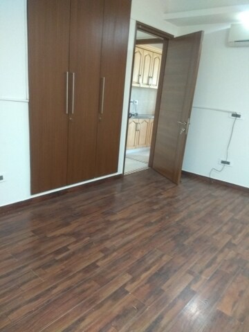 Room in 4 BHK Builder Floor at New Friends Colony – for Rent