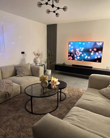 Bedroom in 2.5 BHK Builder Floor at Krishna Nagar – for Rent