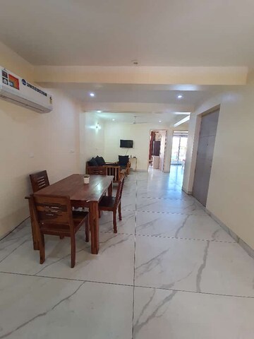 Living Room in 3 BHK Builder Floor at DLF City Phase V, Dlf Phase V – for Rent