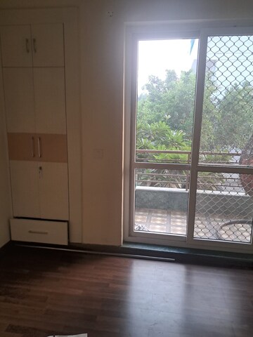 Room in 3 BHK Builder Floor at BPTP Parkland Pride, Sector 77 – for Rent