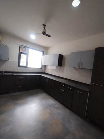 Bathroom in 3 BHK Builder Floor at Ansal Sushant Lok I, Sector 43 – for Rent