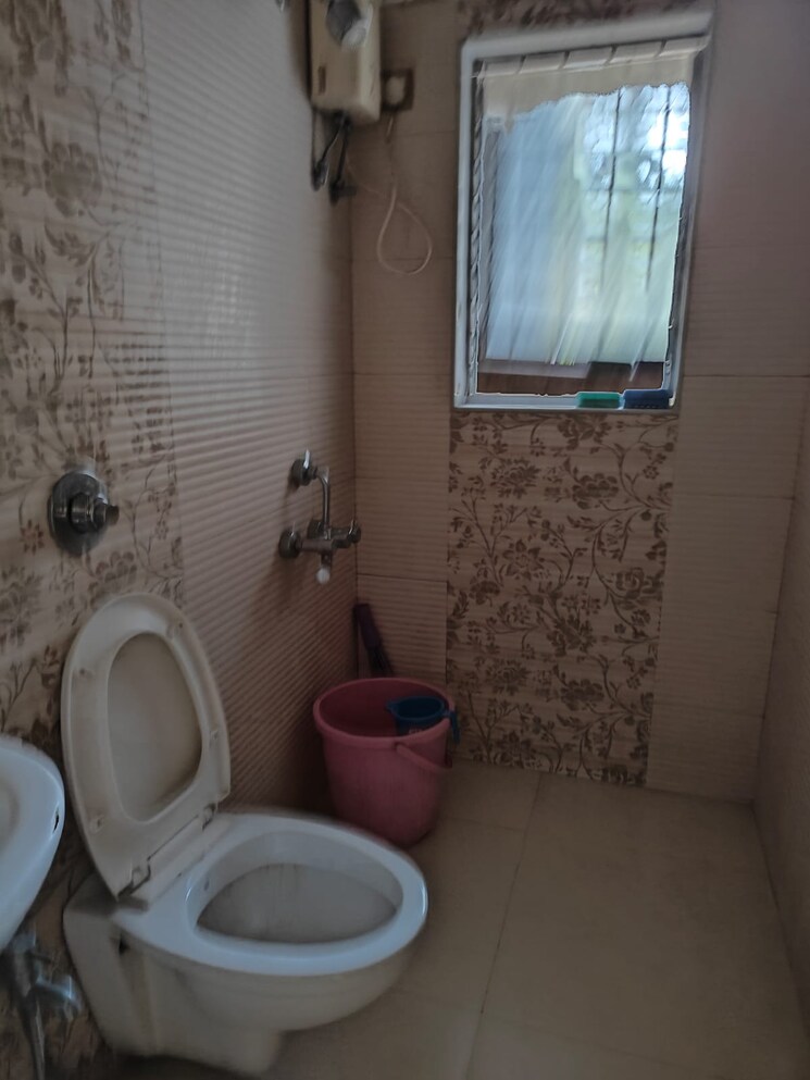 Bathroom, shivanand-chs 1 Bedroom 450 Sq.Ft. Apartment In Vile Parle East Mumbai 8046977