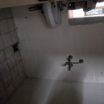Bathroom in 3 BHK Apartment at DLF Exclusive Floors, Sector 53 – for Sale