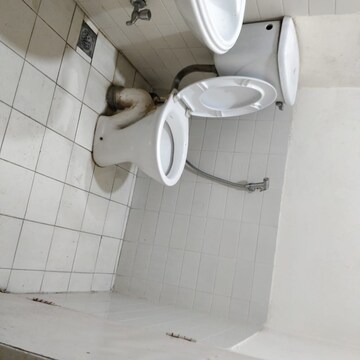 Bathroom in 3 BHK Apartment at DLF Exclusive Floors, Sector 53 – for Sale