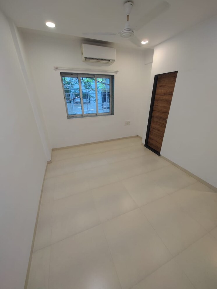 Room, lovelita-chs 2 Bedroom 750 Sq.Ft. Apartment In Juhu Mumbai 8047013