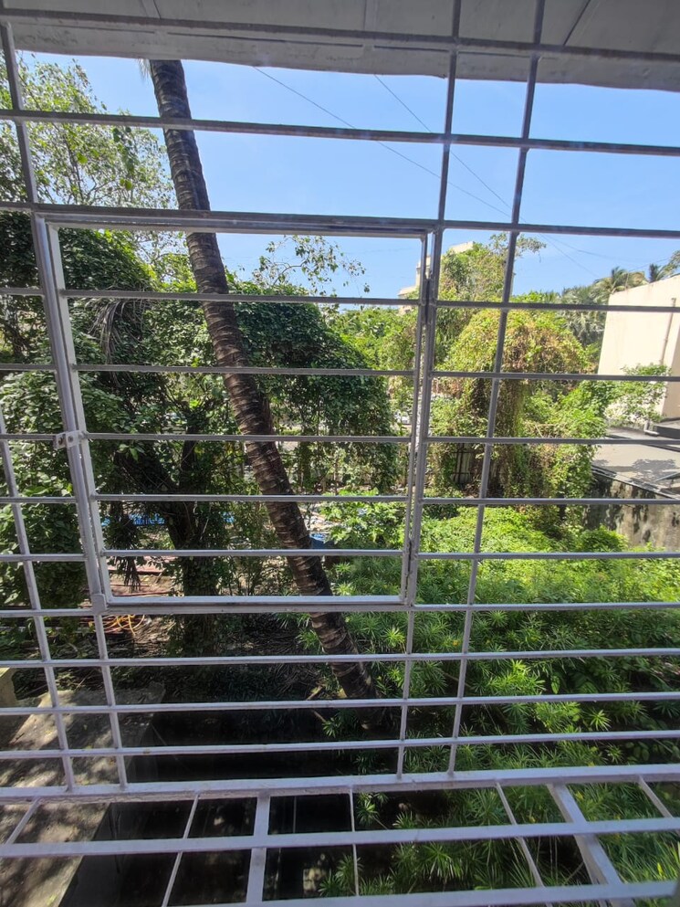 Balcony, lovelita-chs 2 Bedroom 750 Sq.Ft. Apartment In Juhu Mumbai 8047013