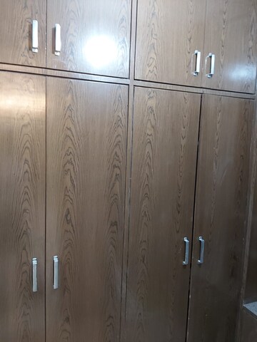 Furnished Amenities in 1 BHK Apartment at Goregaon West – for Rent