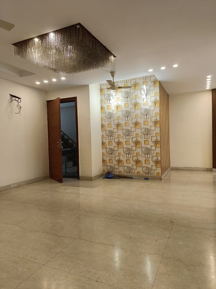 Room, unitech-south-city-ii 3 Bedroom 1800 Sq.Ft. Builder Floor In Sector 50 Gurgaon 8047075