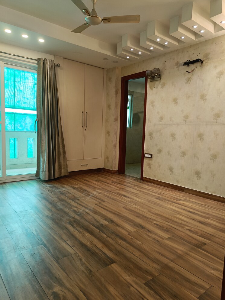 Room, unitech-south-city-ii 3 Bedroom 1800 Sq.Ft. Builder Floor In Sector 50 Gurgaon 8047075