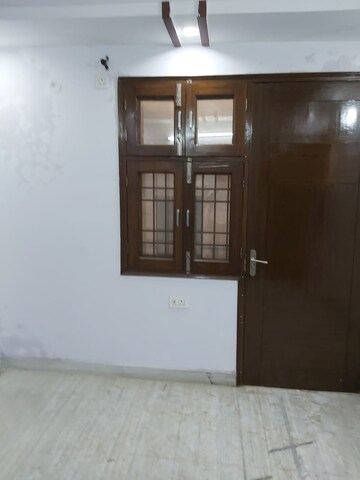 Room in 1 BHK Apartment at Omkar Signet, Malad East – for Rent