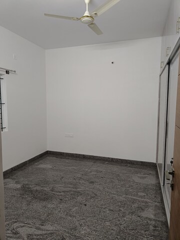 Room in 2 BHK Apartment at Jp Nagar – for Rent