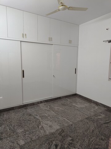 Room in 2 BHK Apartment at Jp Nagar – for Rent
