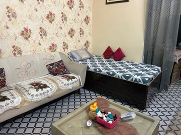 Bedroom in 2 BHK Independent House at Jankipuram – for Rent