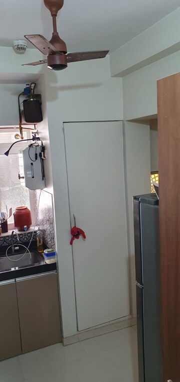 Furnished Amenities in 1.5 BHK Apartment at Lodha Amara, Kolshet Road – for Sale