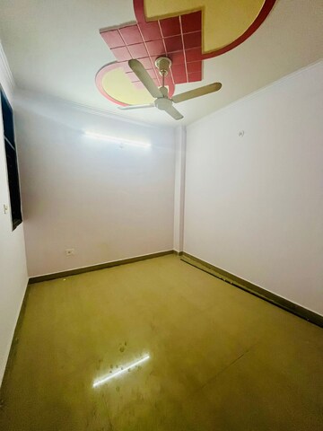 Room in 2 BHK Builder Floor at Dwarka Mor – for Rent