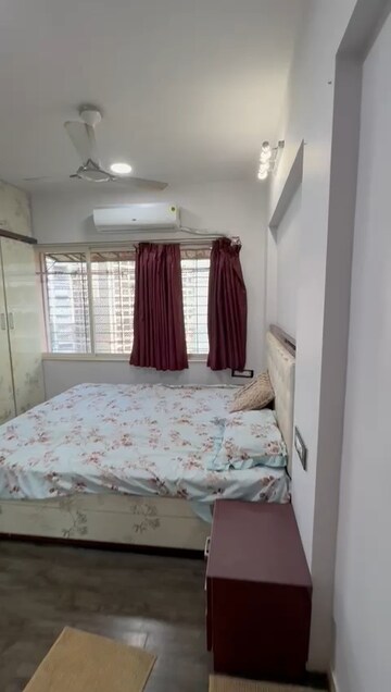Bedroom in 2 BHK Apartment at Andheri West – for Rent