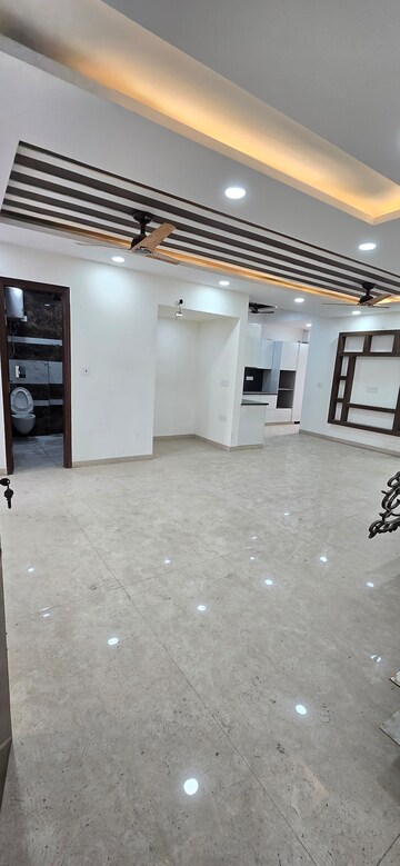 Staircase in 3 BHK Builder Floor at BPTP Parkland Pride, Sector 77 – for Rent
