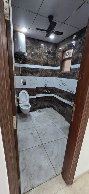 Kitchen in 3 BHK Builder Floor at BPTP Parkland Pride, Sector 77 – for Rent