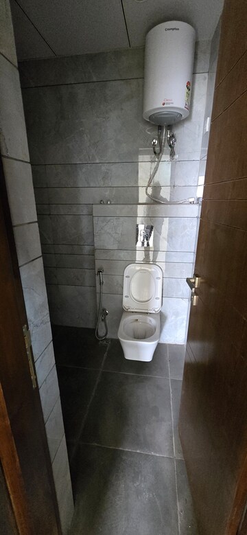 Bathroom in 3 BHK Builder Floor at BPTP Parkland Pride, Sector 77 – for Rent