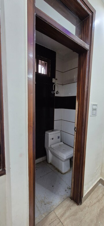 Bathroom in 3 BHK Builder Floor at Dwarka Mor – for Rent