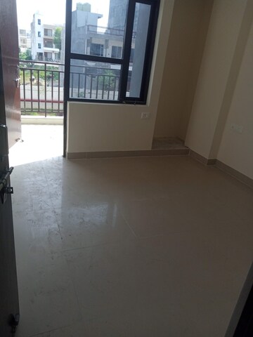 Room in 3 BHK Builder Floor at Signature Global City, Sector 37d – for Sale