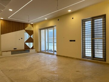 Room in 5 BHK Villa at Anakaputhur – for Sale