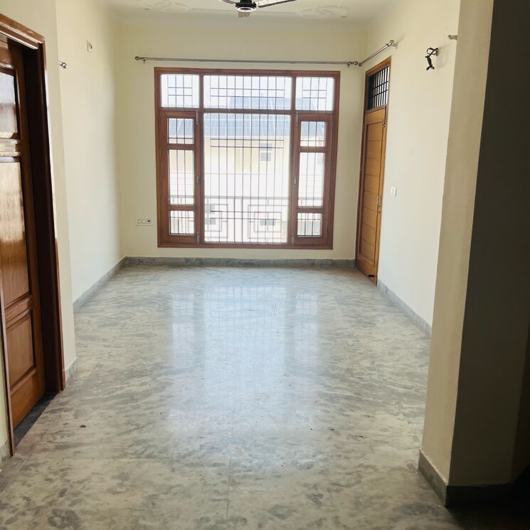 Room, patiala road 3.5 Bedroom 1420 Sq.Ft. Apartment In Patiala Road Zirakpur 8047306