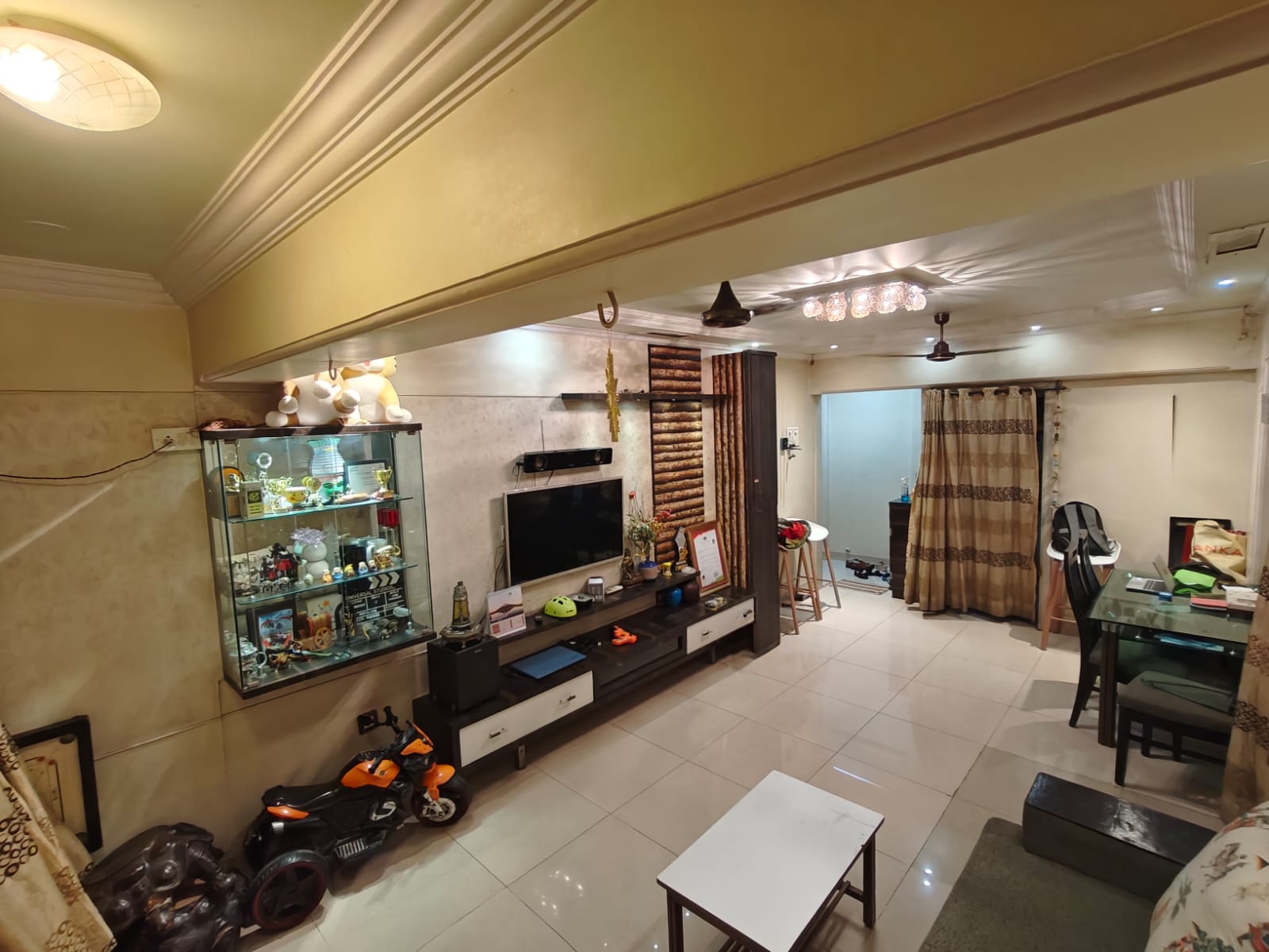 2 BHK + Extra Room Apartment For Sale in Lok Upvan Apartment Phase 2